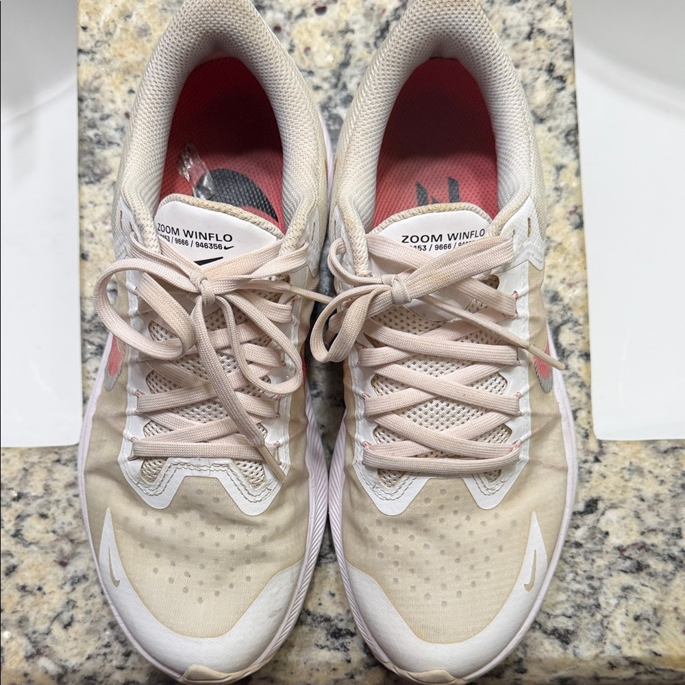 Nike Zoom Winflo Women's Shoes - Beige and White